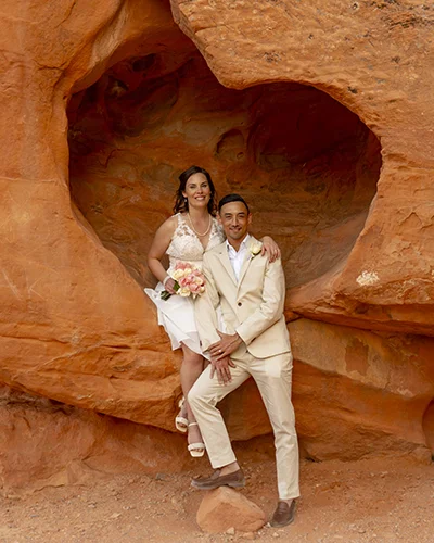 Wedding couple at Valley of Fire Heart Rock formation